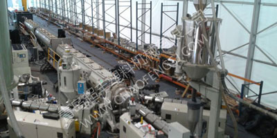 HDPE(聚乙烯)大口徑給水燃?xì)夤軘D出生產(chǎn)線 HDPE(聚乙烯)大口徑給水燃?xì)夤軘D出生產(chǎn)線